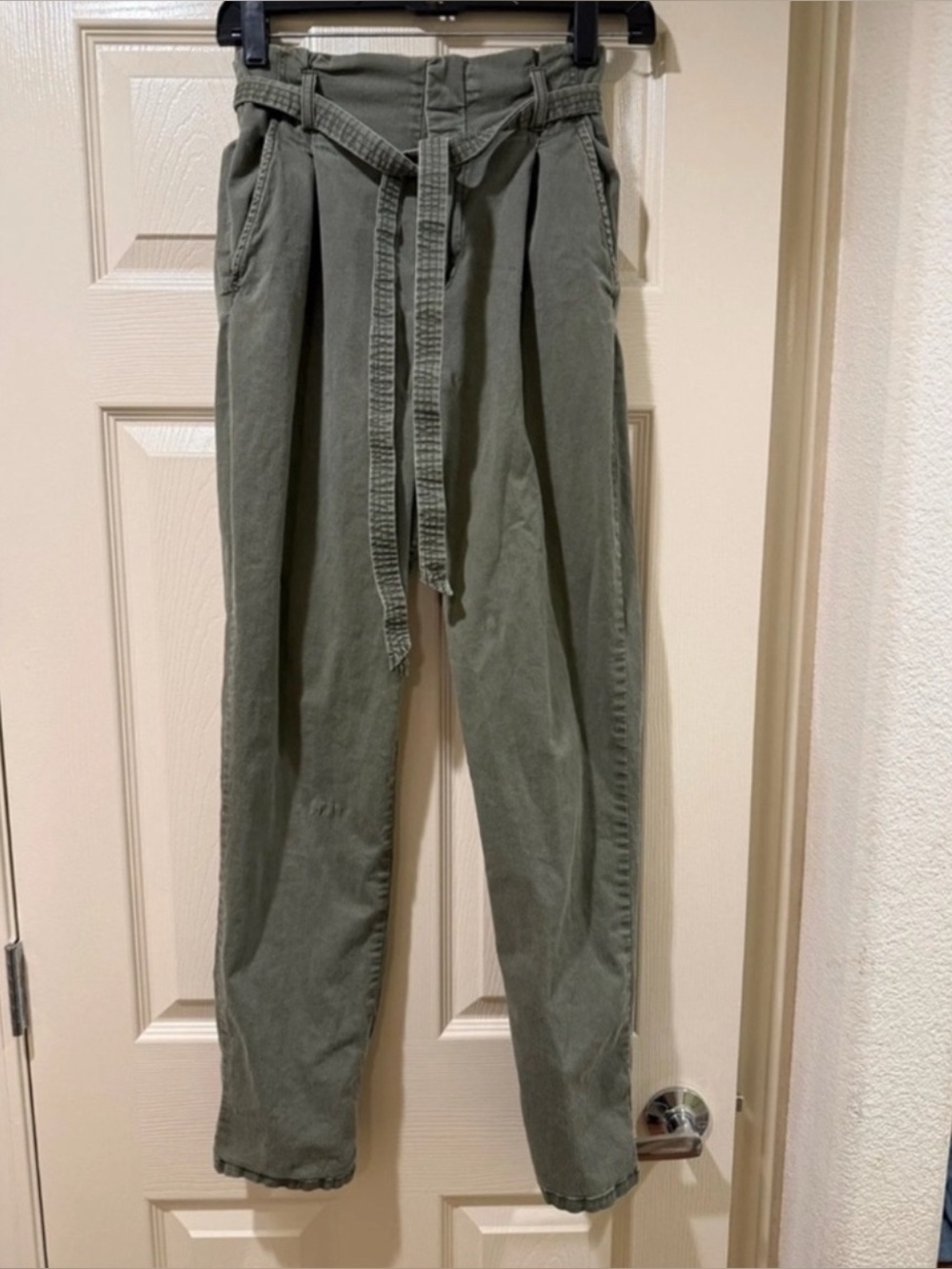 Label of Graded Goods Olive Green Casual Pants Women’s M | Slim Straight